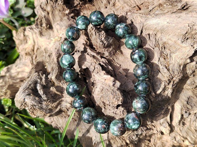 SERAPHINITE